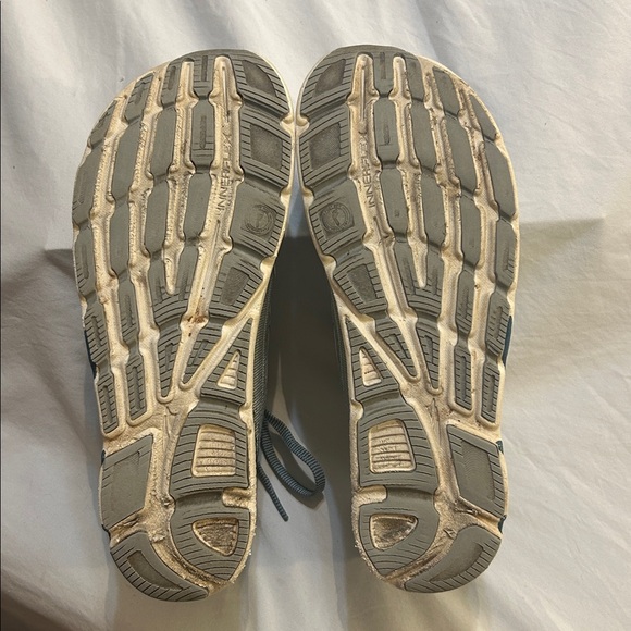 Altra Torin 4 Plush Running Shoe - Picture 5 of 8